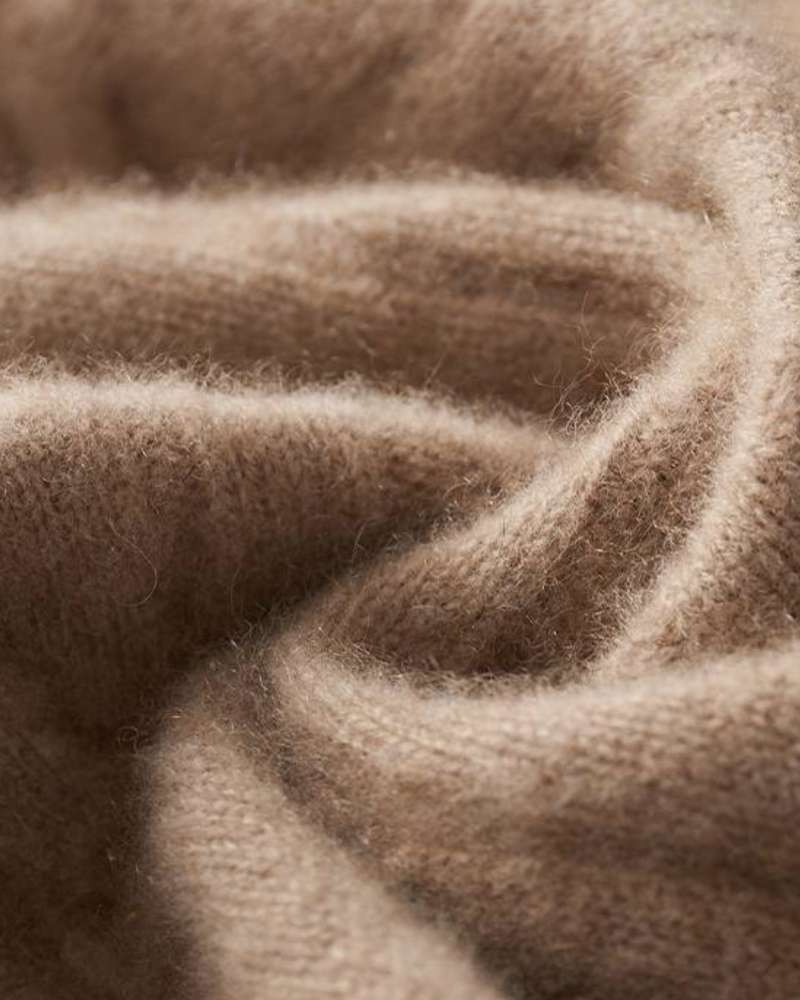 CASHMERE CABLE KNIT HOODIE