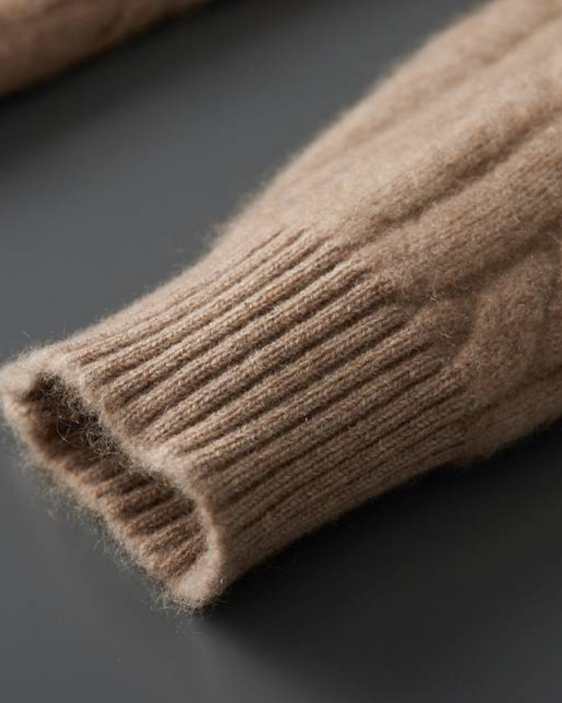 CASHMERE CABLE KNIT HOODIE